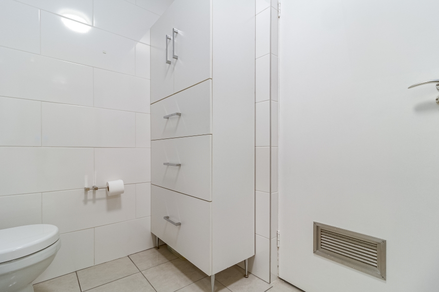 2 Bedroom Property for Sale in Sea Point Western Cape